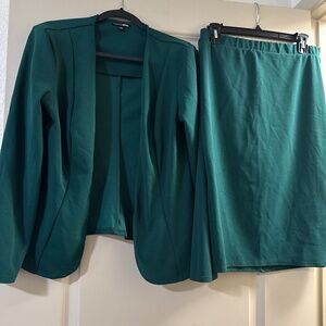 Fashion nova - green skirt and blazer